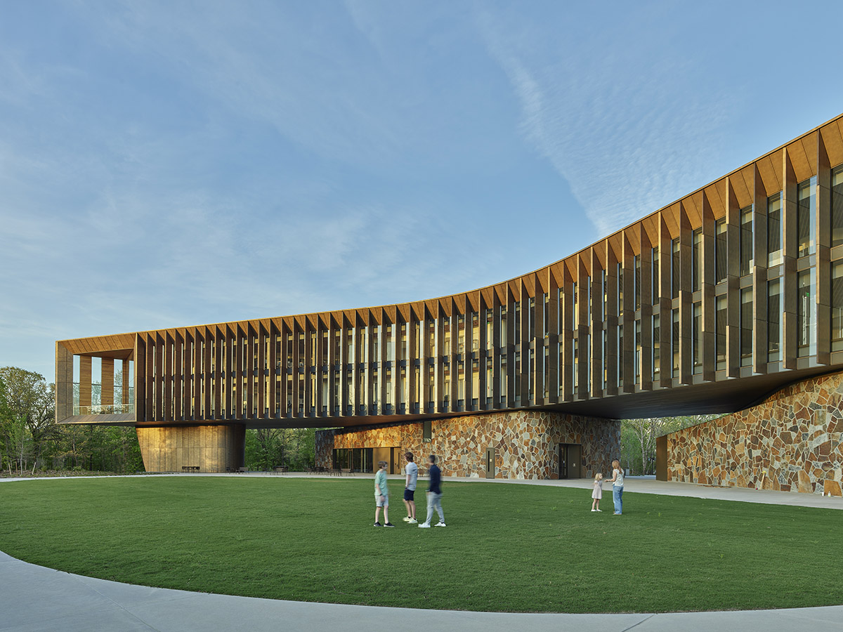 Photo of exterior of Heartland Whole Health Institute designed by Marlon Blackwell Architects